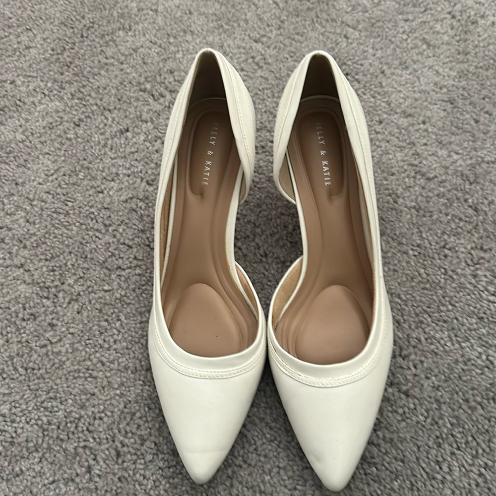 Kelly and Katie Pump